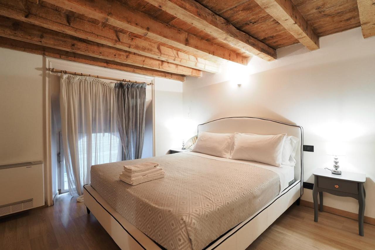 Unique Duomo Luxury Property มิลาน ภายนอก รูปภาพ