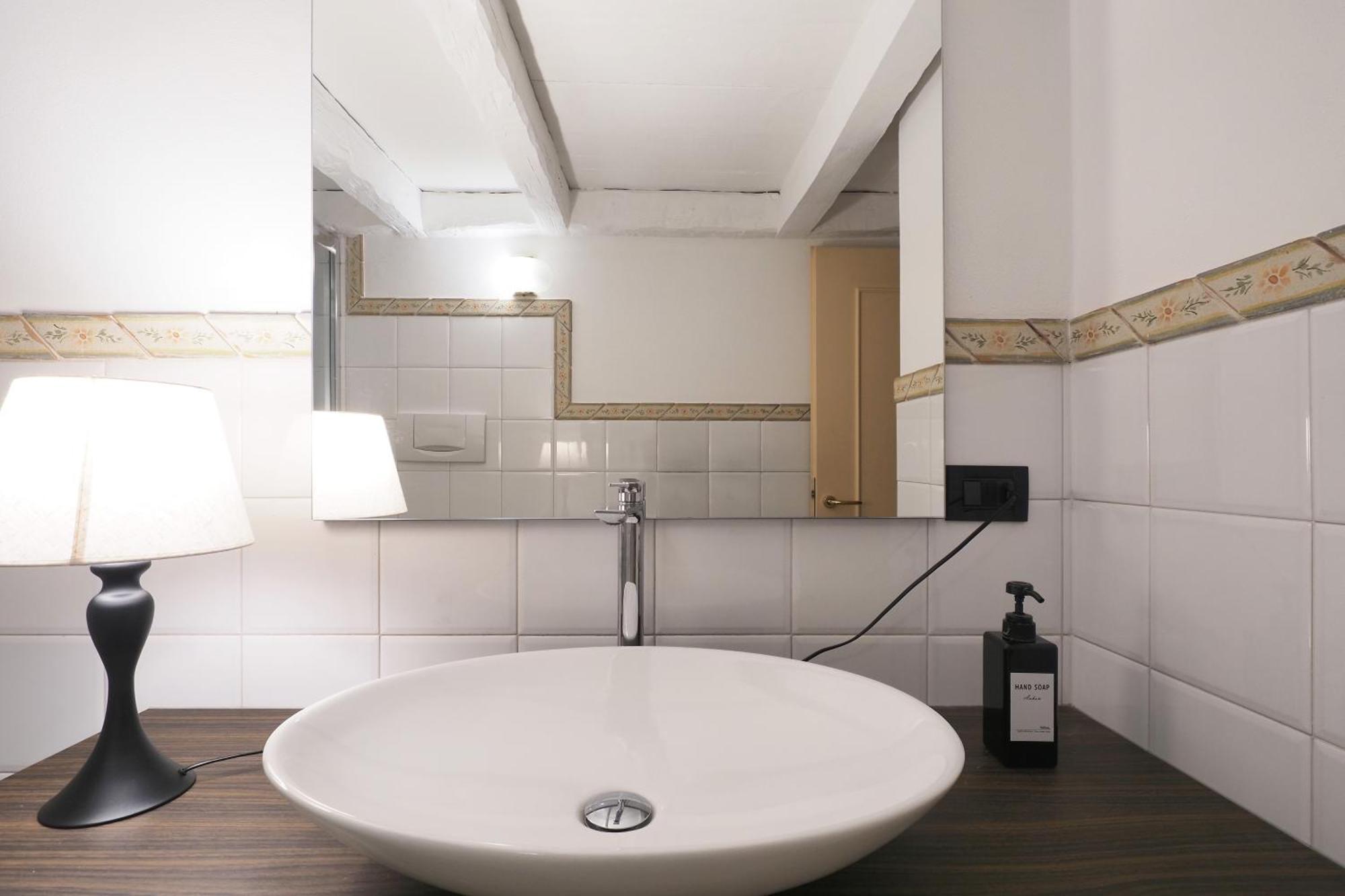 Unique Duomo Luxury Property มิลาน ภายนอก รูปภาพ